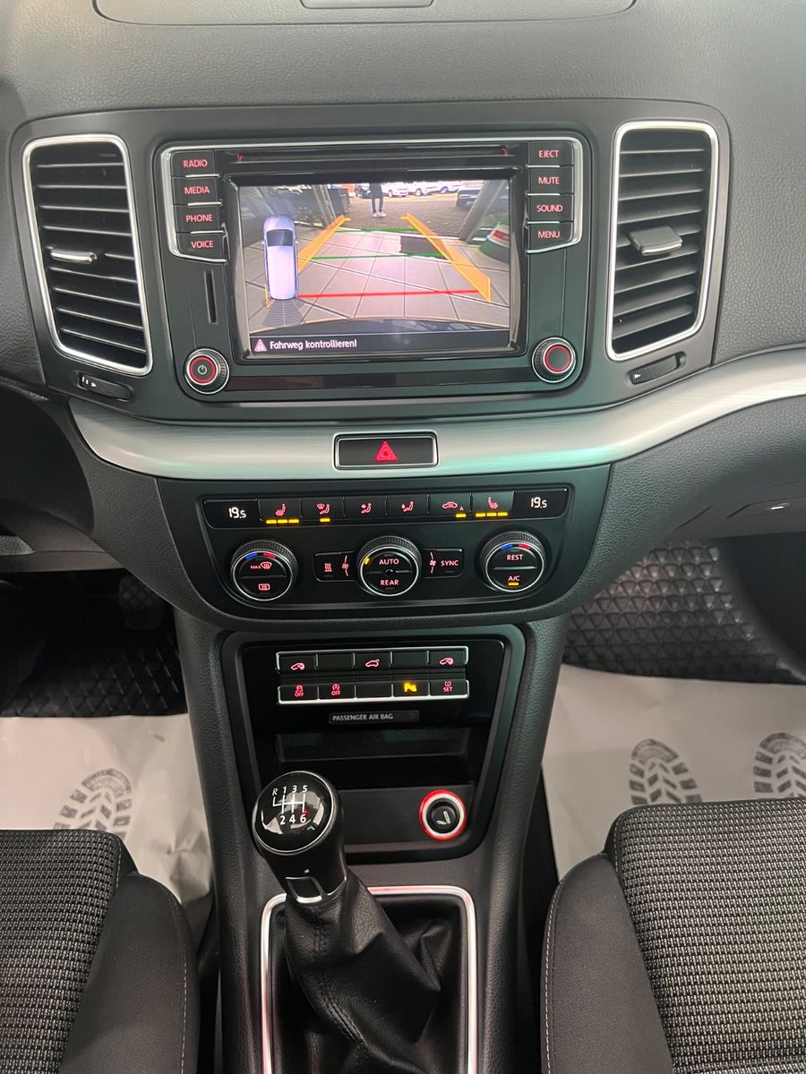 Fahrzeugabbildung Volkswagen Sharan 2.0 TDI Comfortline * PANO* R.KAMERA *AHK