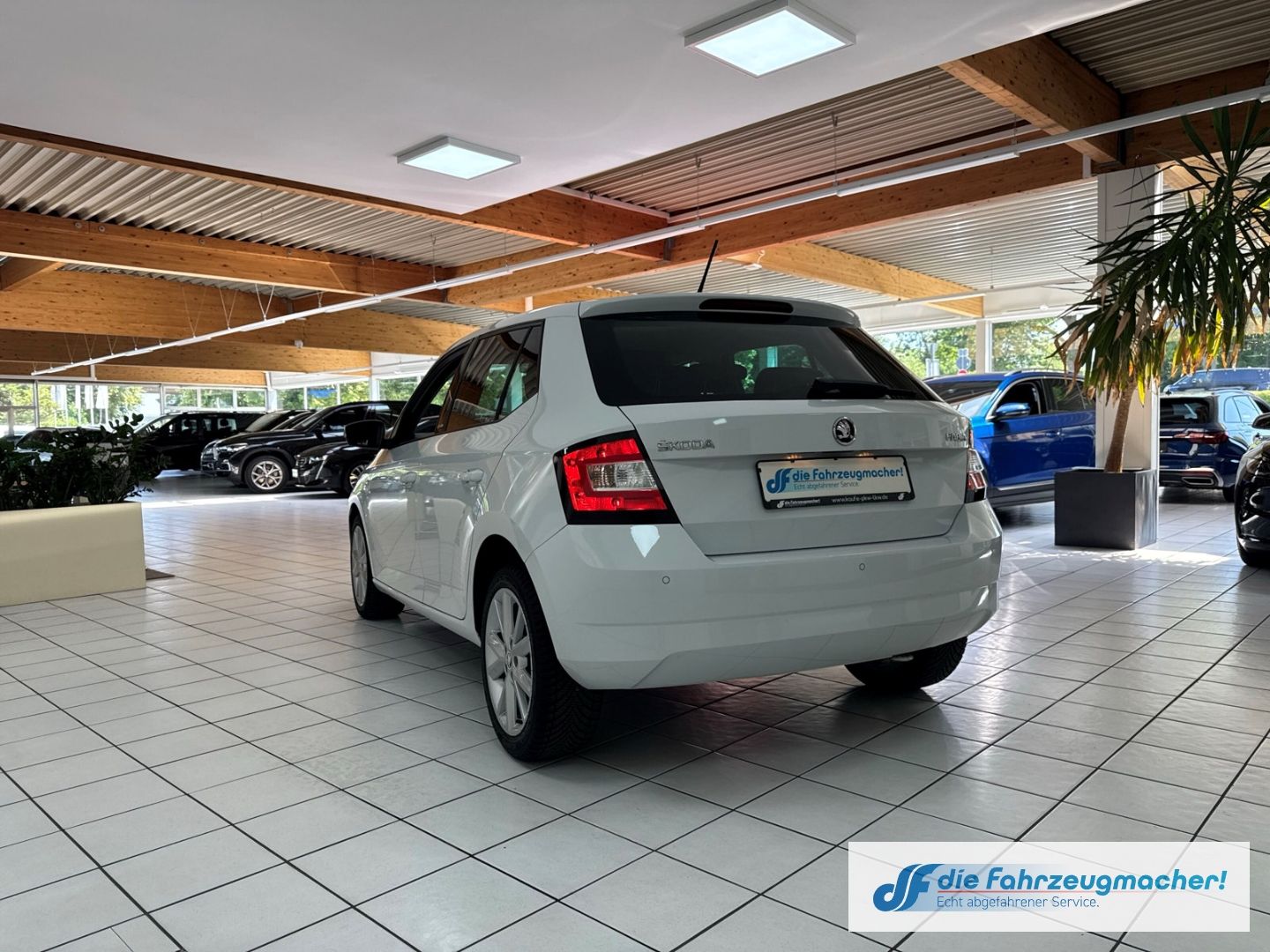 Fahrzeugabbildung SKODA Fabia Joy 1.0 MPI Sperrdiff. Klimaautom DAB SHZ
