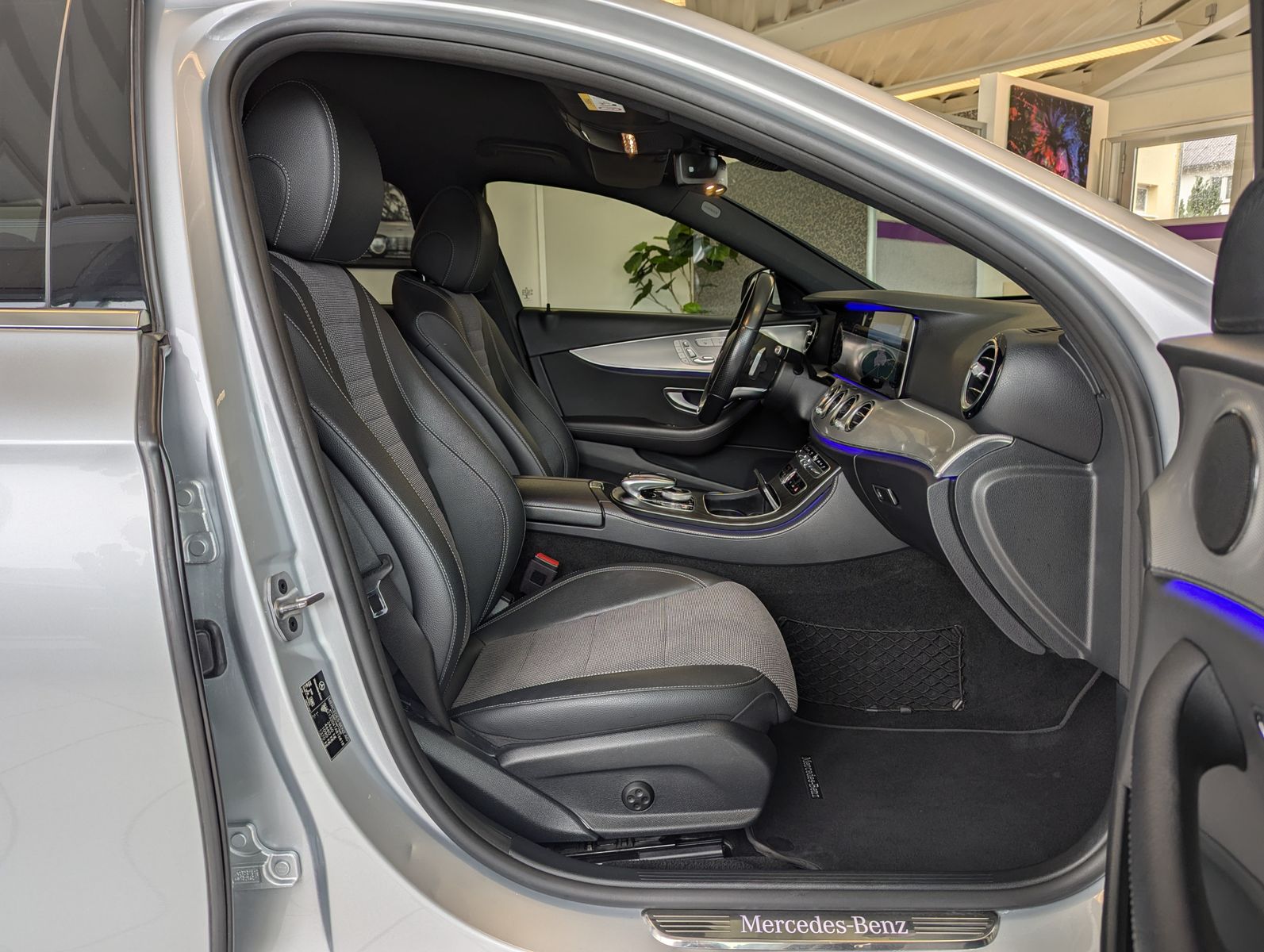 MERCEDES-BENZ E 220 d AMG StHz. Multibeam 360° Memory AHK 19" - Image 16