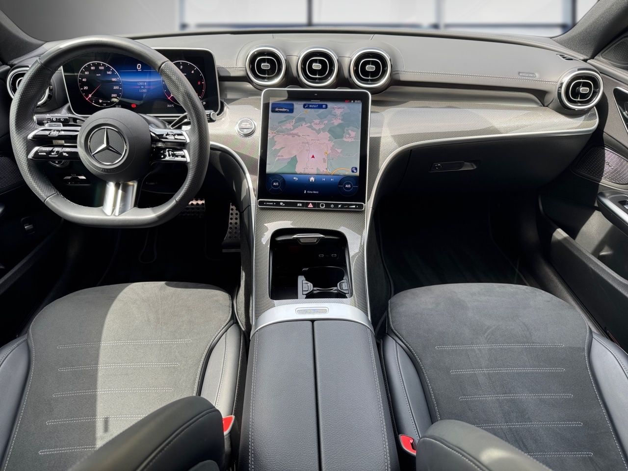 Fahrzeugabbildung Mercedes-Benz C 300 d T AMG+AHK+DISTRONIC+CARPLAY+AMBIENT+LED+