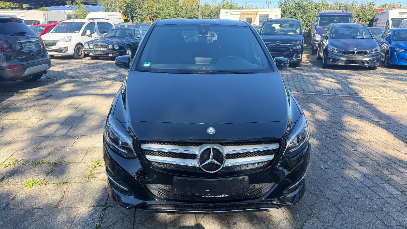 Mercedes-Benz B 180