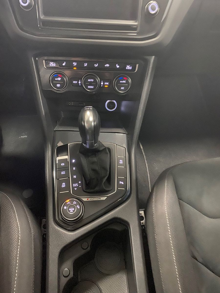 Fahrzeugabbildung Volkswagen Tiguan 2.0 TSI DSG 4MOTION Highline+ACC+DCC+NAVI