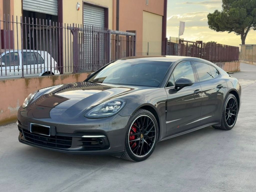 Image of Porsche Panamera