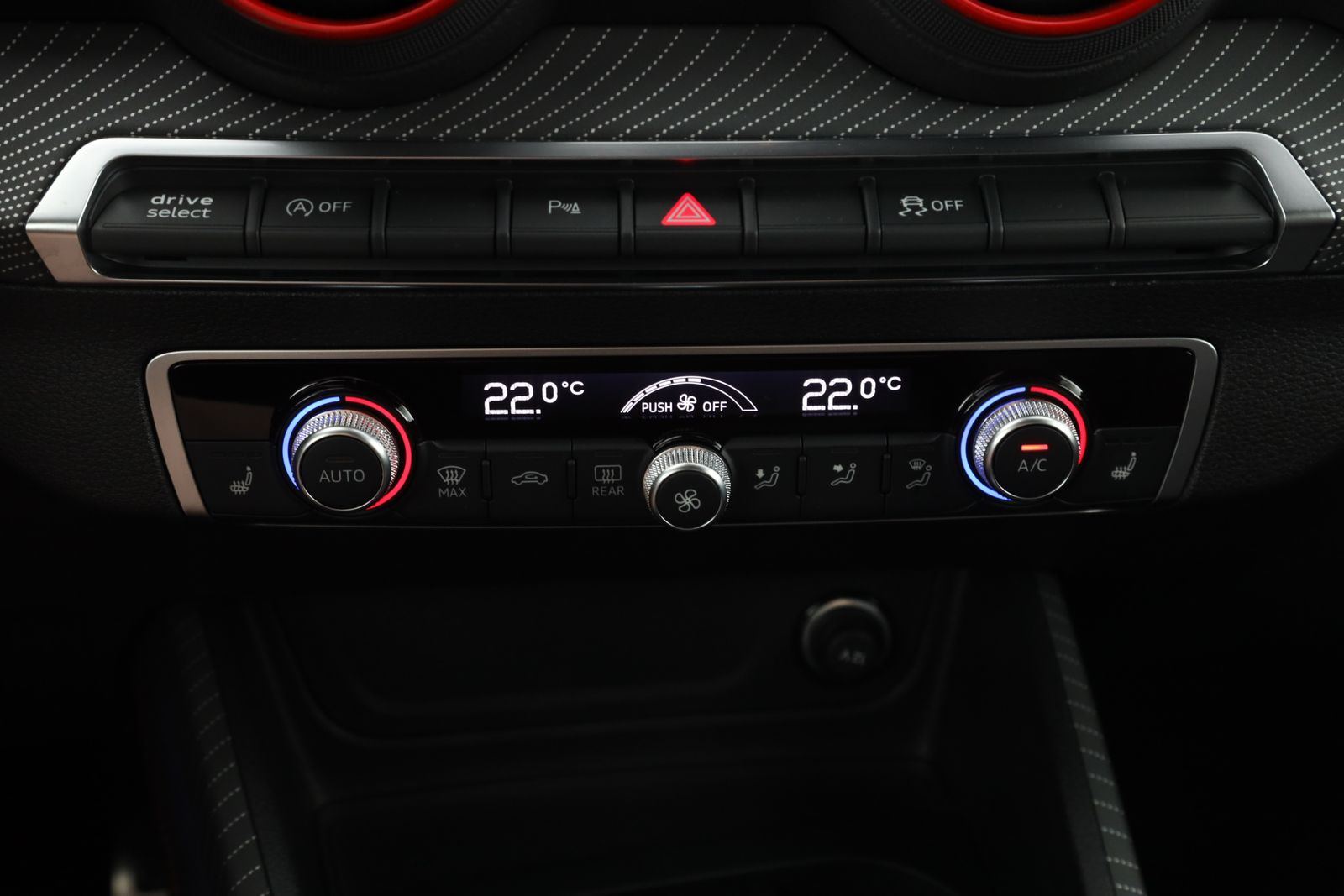 Audi SQ2 - Bild 18