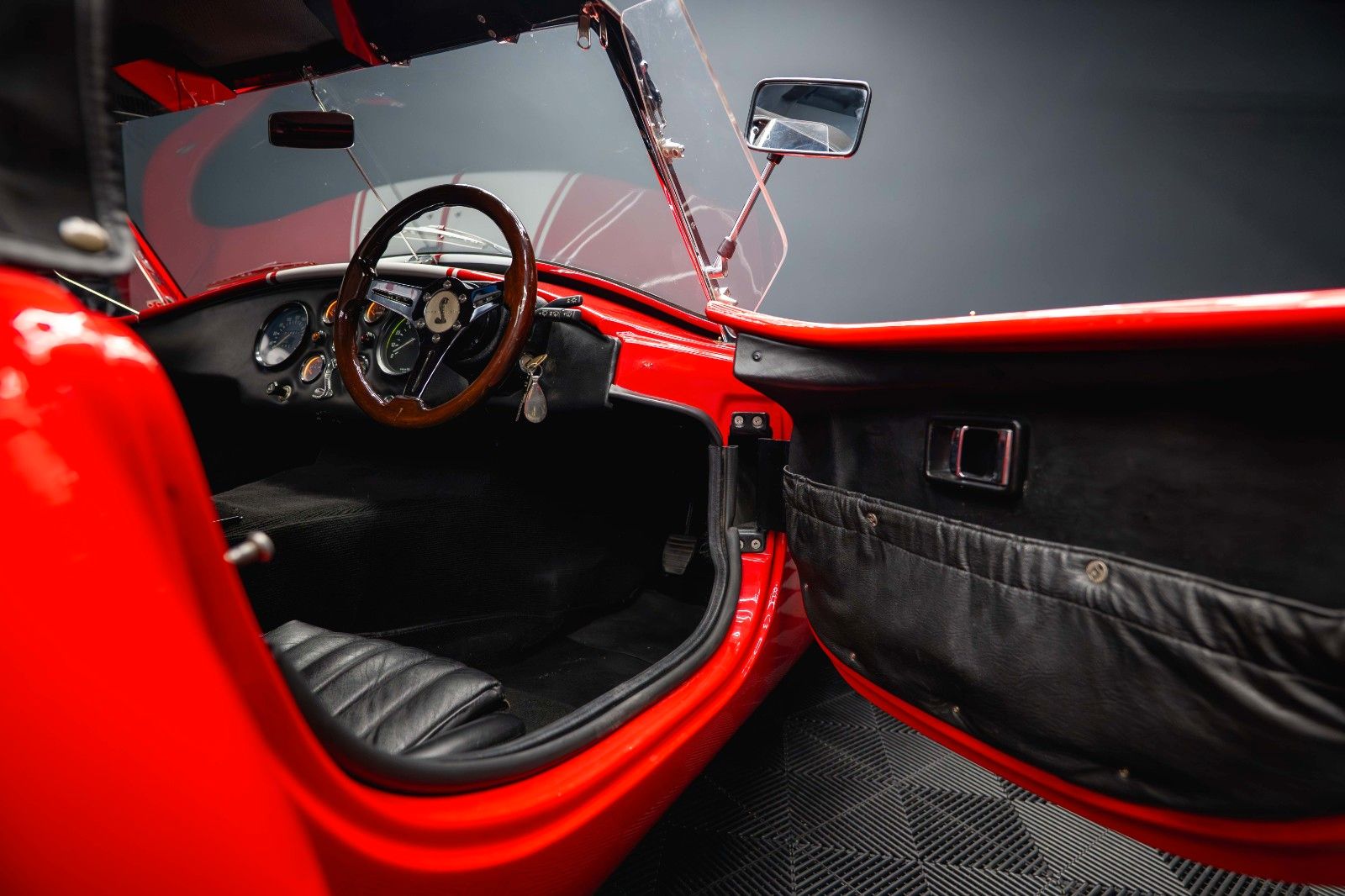 Fahrzeugabbildung Cobra KCC Cobra Ford 302 V8 5.0 Autom. H-Zulassung