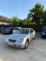 Mercedes-Benz Mercedes Benz C180 W203 - Mercedes-Benz C 180: W203