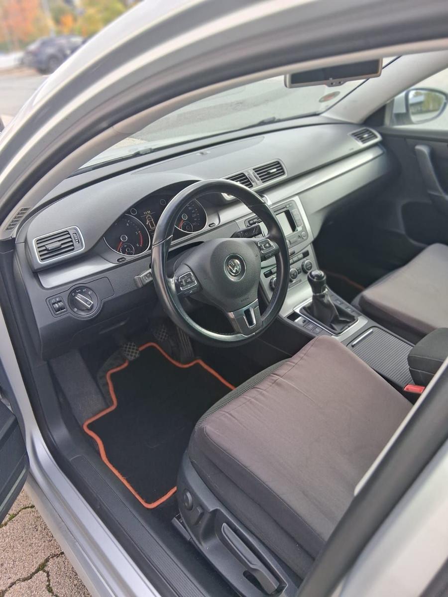 Volkswagen Passat 2013 — photo 11