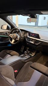 BMW 135 - BMW 1er Reihe mit Benzin-Antrieb: Sportwagen, Automatik