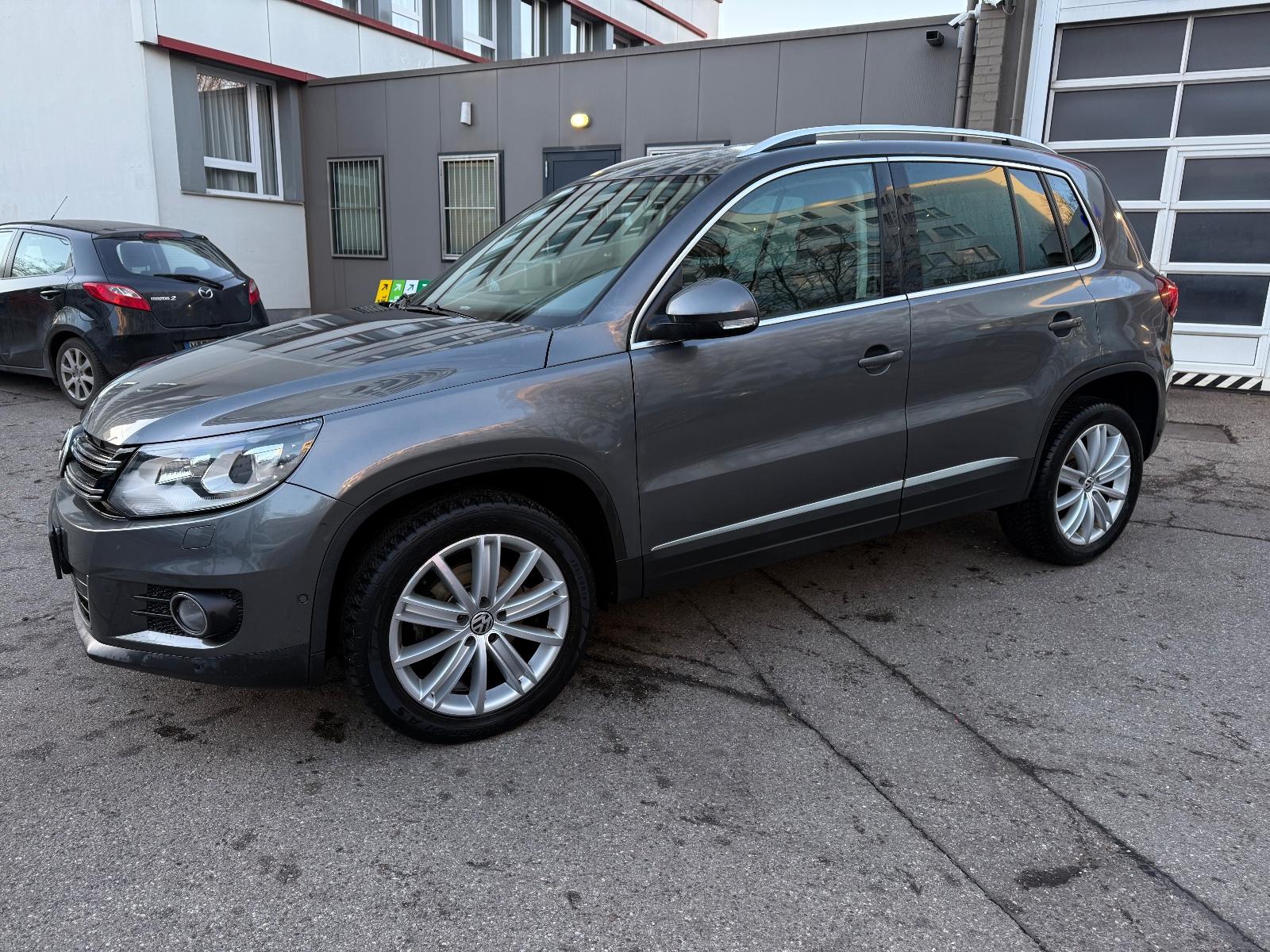 Volkswagen Tiguan Sport & Style 4Motion NAVI-XENON-STANDH.