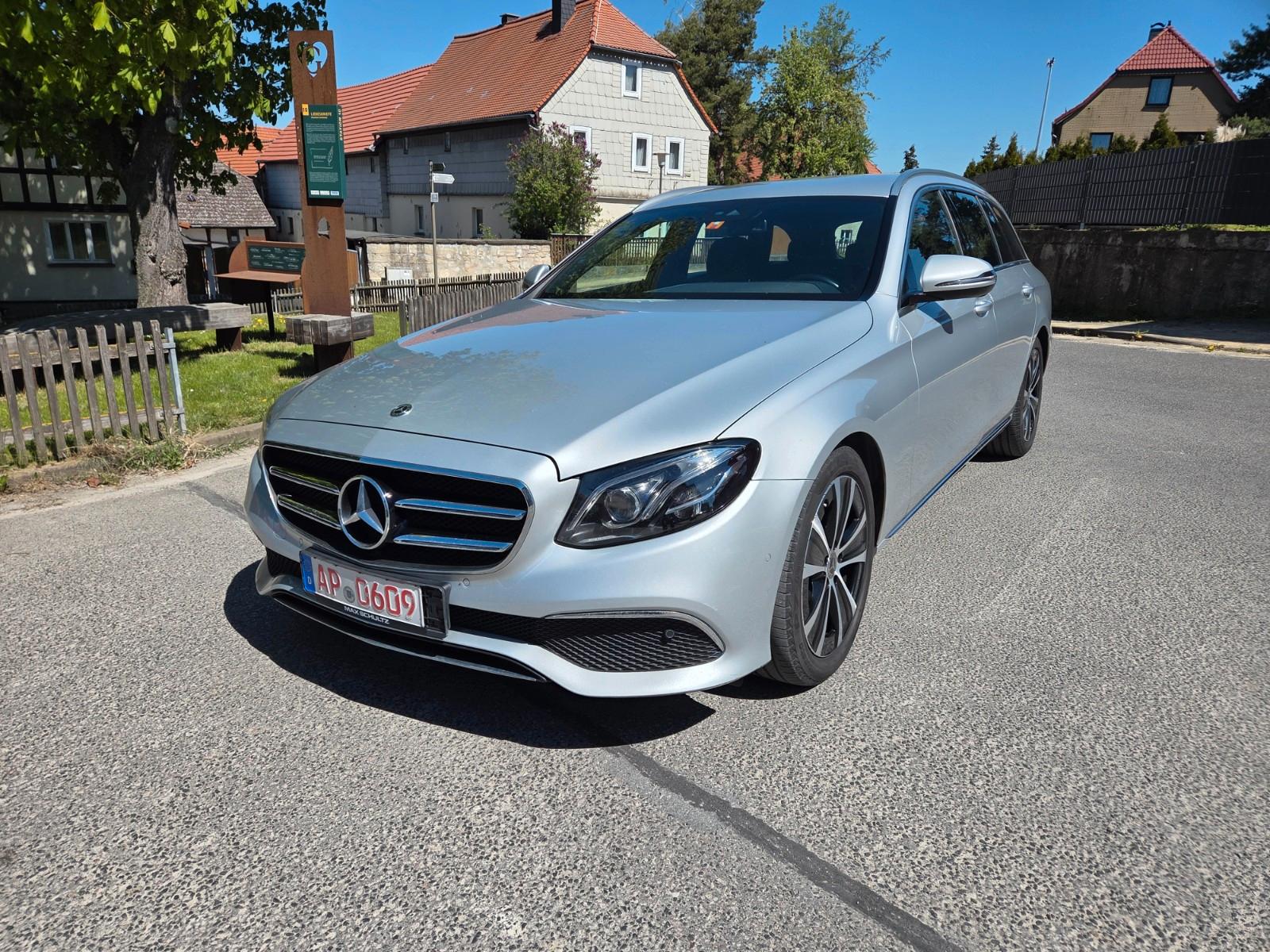 Mercedes-Benz E 220 d T Autom. NAVI TOP ZUSTAND SERVICEHEFT ME