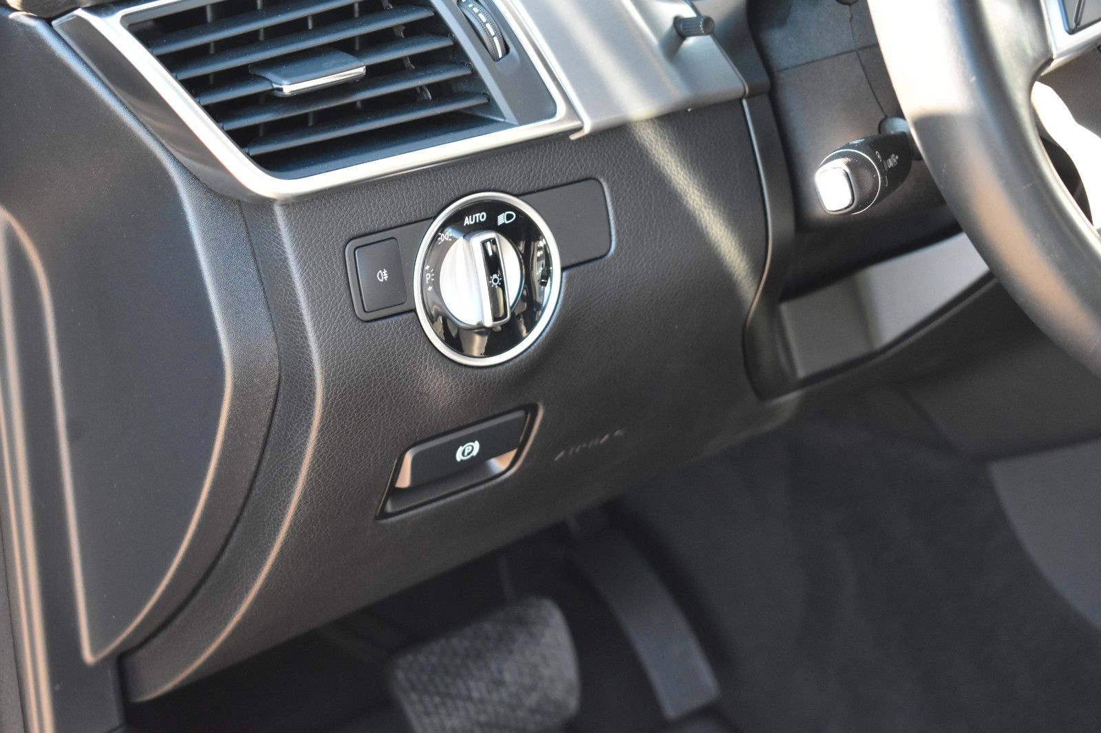 Fahrzeugabbildung Mercedes-Benz ML 350 CDI BlueTec AHK GSD Intel.Light.Sys.Onlin