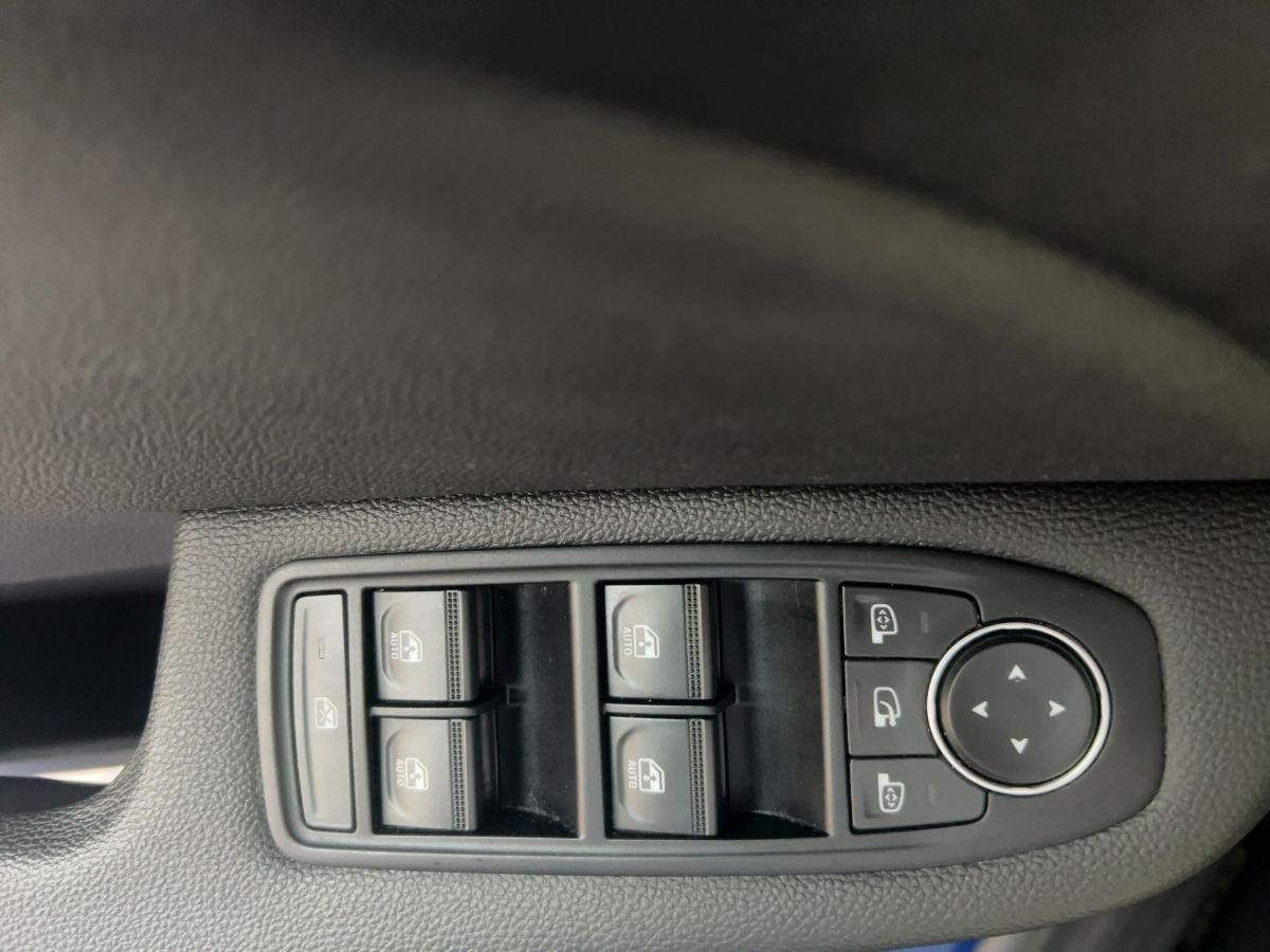 Fahrzeugabbildung Renault Clio INTENS TCe 90 Navi Kamera