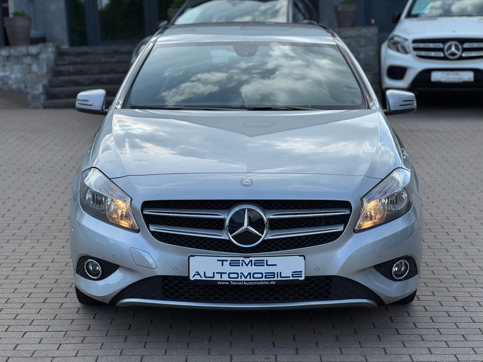 MERCEDES-BENZ A 180, 2012, Benzin, 122 PS