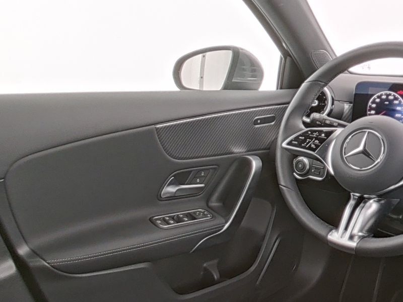 Fahrzeugabbildung Mercedes-Benz A 180 PROGRESSIVE*LED*KAMERA*SPURHALTE