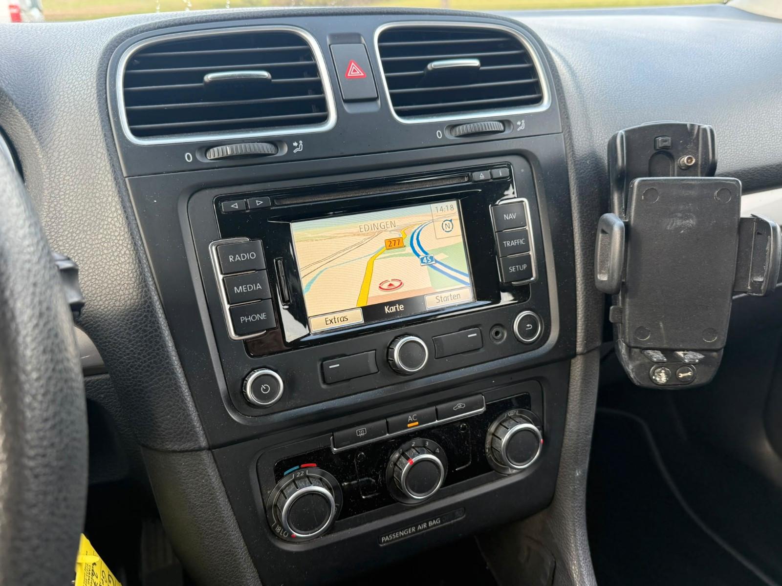 Volkswagen Golf 2011 — двигун 1.598 cm³, 105 HP (77kW)