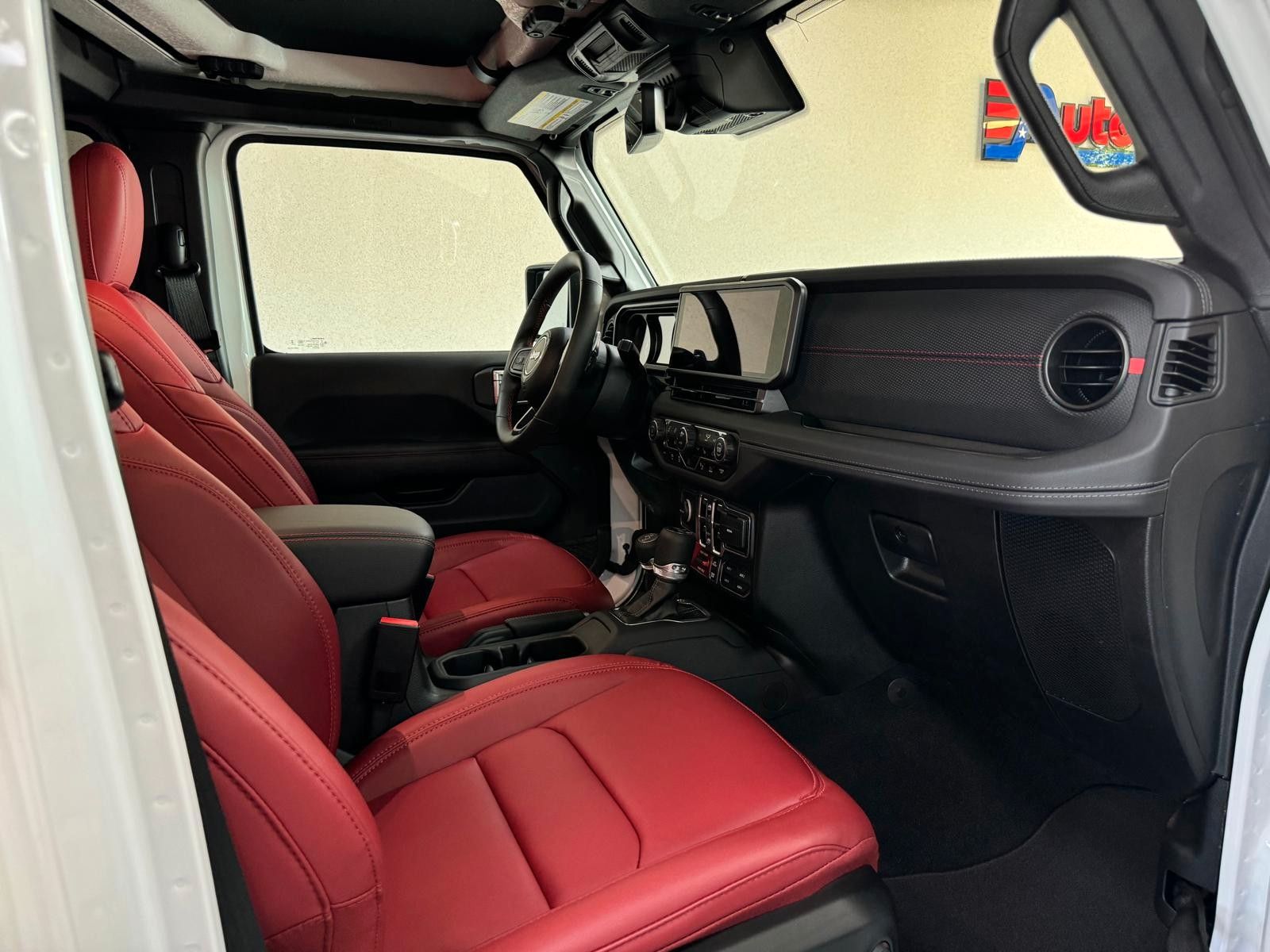 Fahrzeugabbildung Jeep RUBICON 392-V8-3" FAHRWERK-37" REIFEN-POWERSTEPS