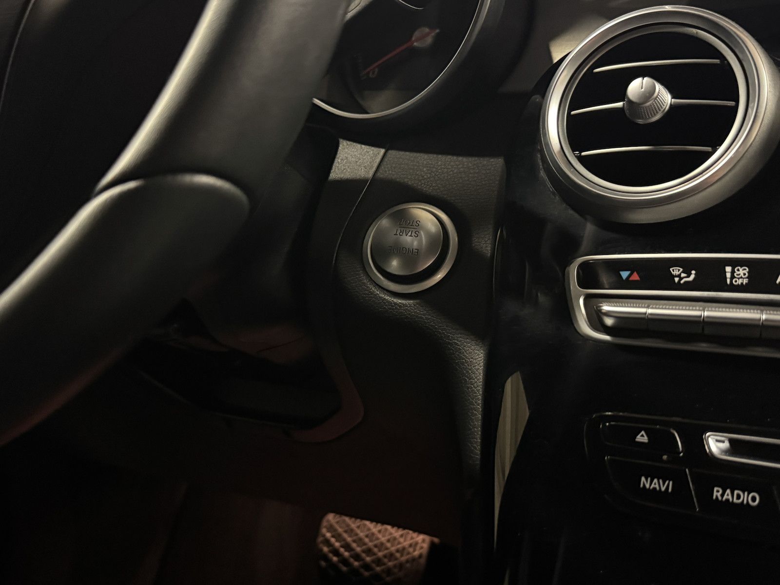 Fahrzeugabbildung Mercedes-Benz GLC 250 4Matic /LED/Navi/CAM/Spur/Ahk