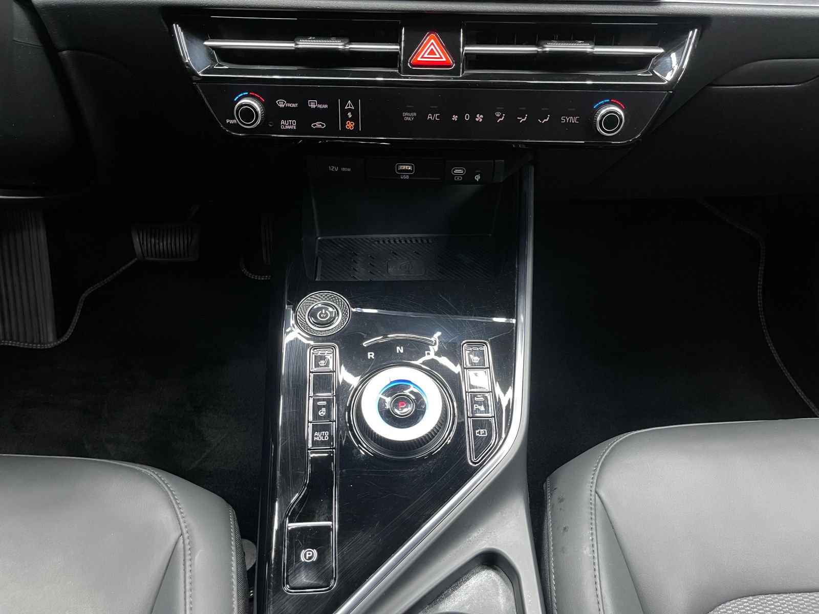 Fahrzeugabbildung Kia e-Niro Spirit LEDER+NAVI+LED+SHZ+H&K+KAM+ACC+WP+