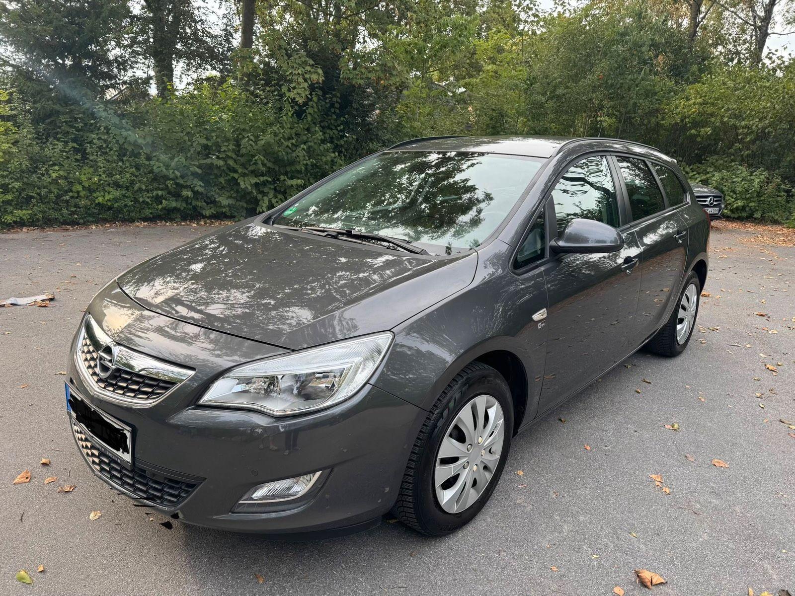 Opel Astra, 2012