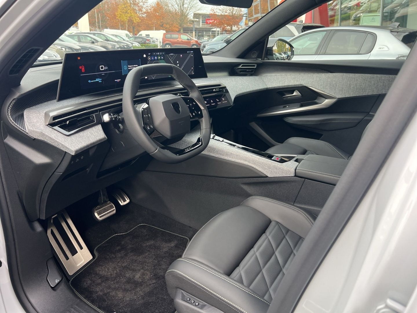 Fahrzeugabbildung Peugeot 3008 Launch Edition Dual-Elektromotor 325 AWD