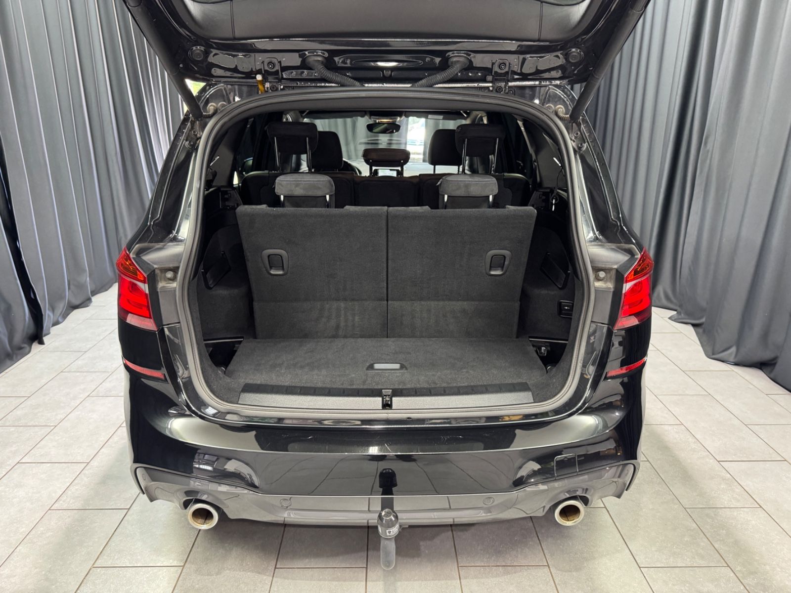 Fahrzeugabbildung BMW 220i Gran Tourer M Sport|AUTOMATIk|7-SITZER|NAVI