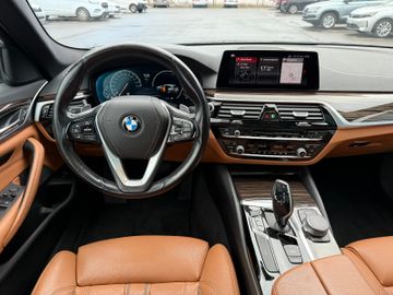 BMW 530 D Touring xDrive Sport Line+LED+StHz+Virtual