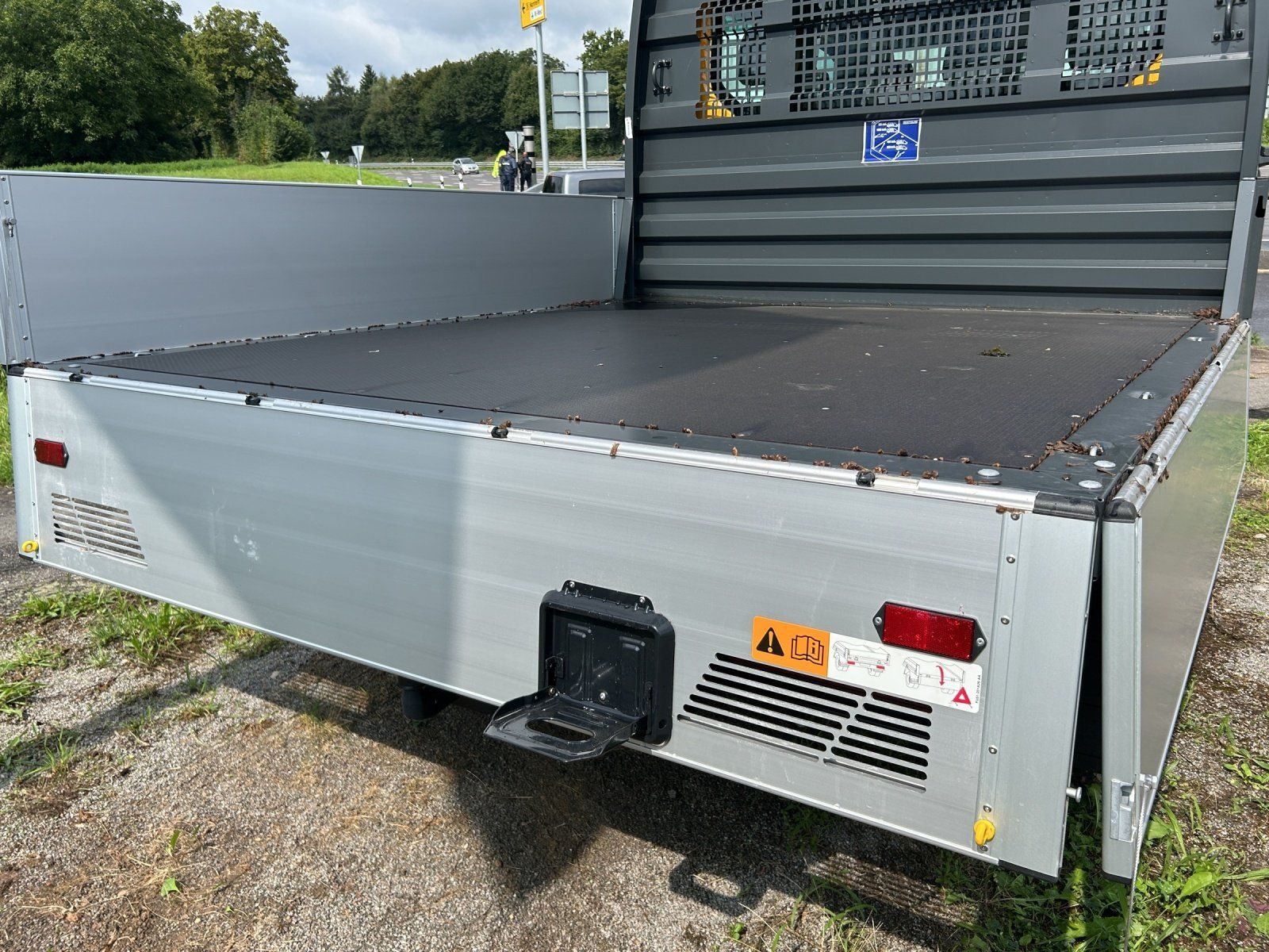 Fahrzeugabbildung Ford Transit DOKA Pritsche 350L2 Sonderfarbe GJR Tach