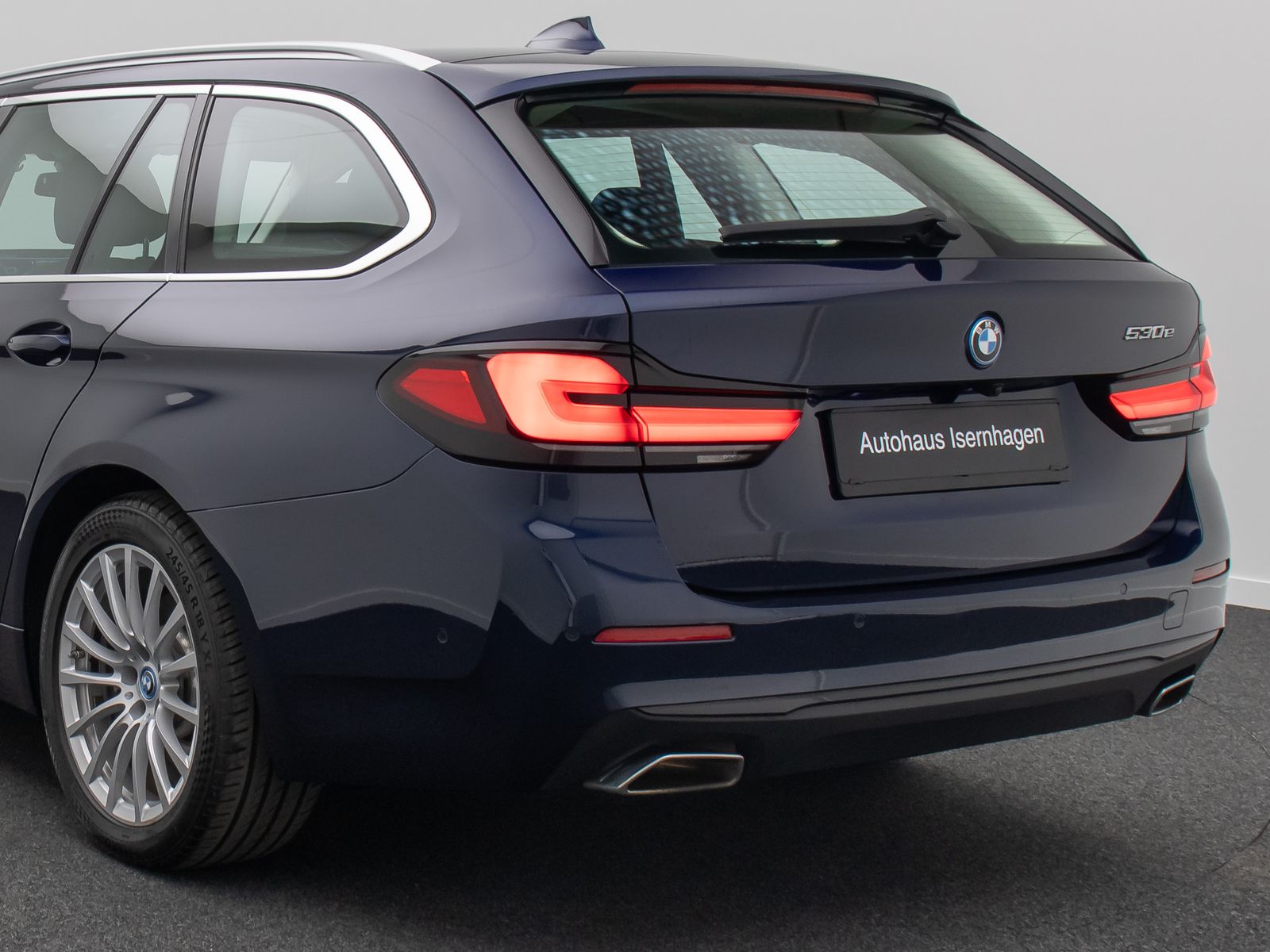Fahrzeugabbildung BMW 530e Kamer Laser HUD DAB H/K Komfort Alarm Sport
