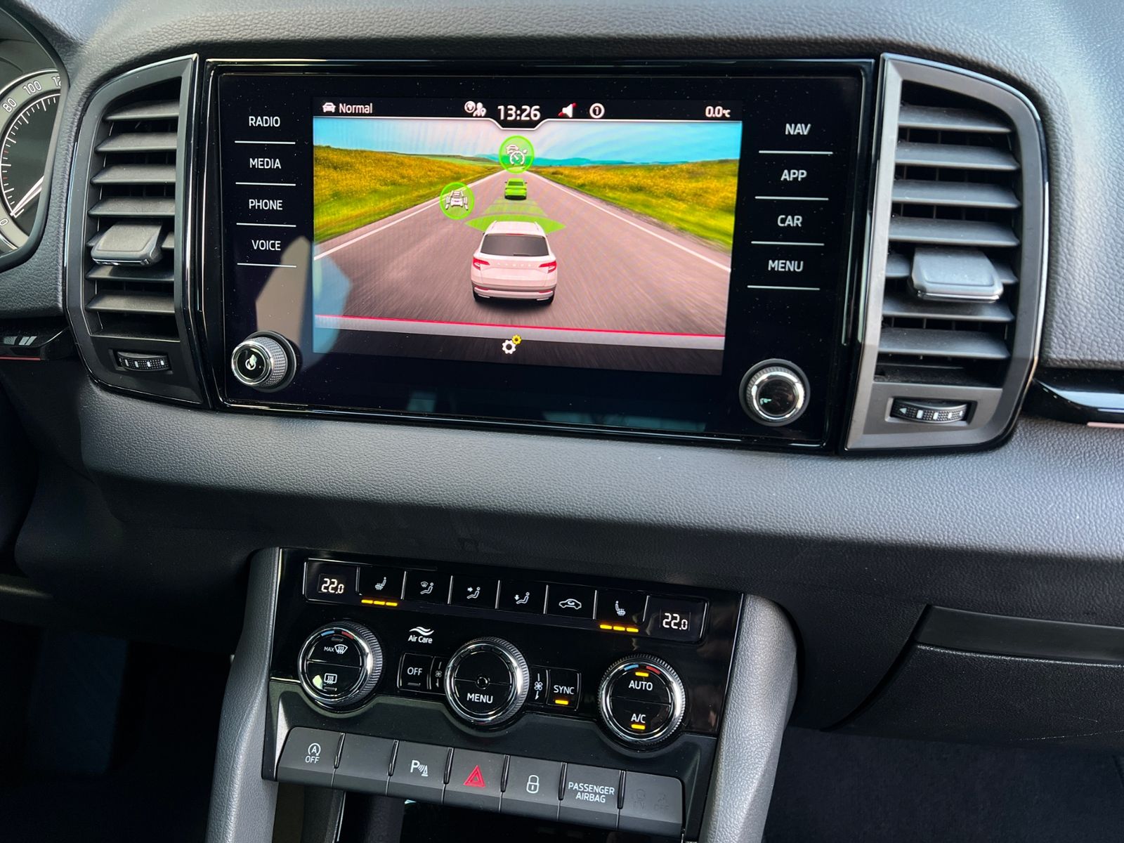 Fahrzeugabbildung SKODA Karoq Sportline 2.0 TSI DSG 4x4*AHK,elekt.Heckkl