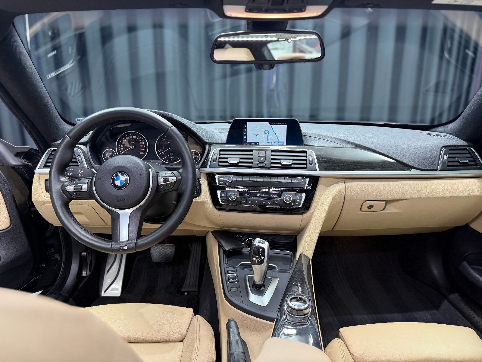 Fahrzeugabbildung BMW 440i Coupe M Sport|LCI|GLASDACH|SHADOWLINE
