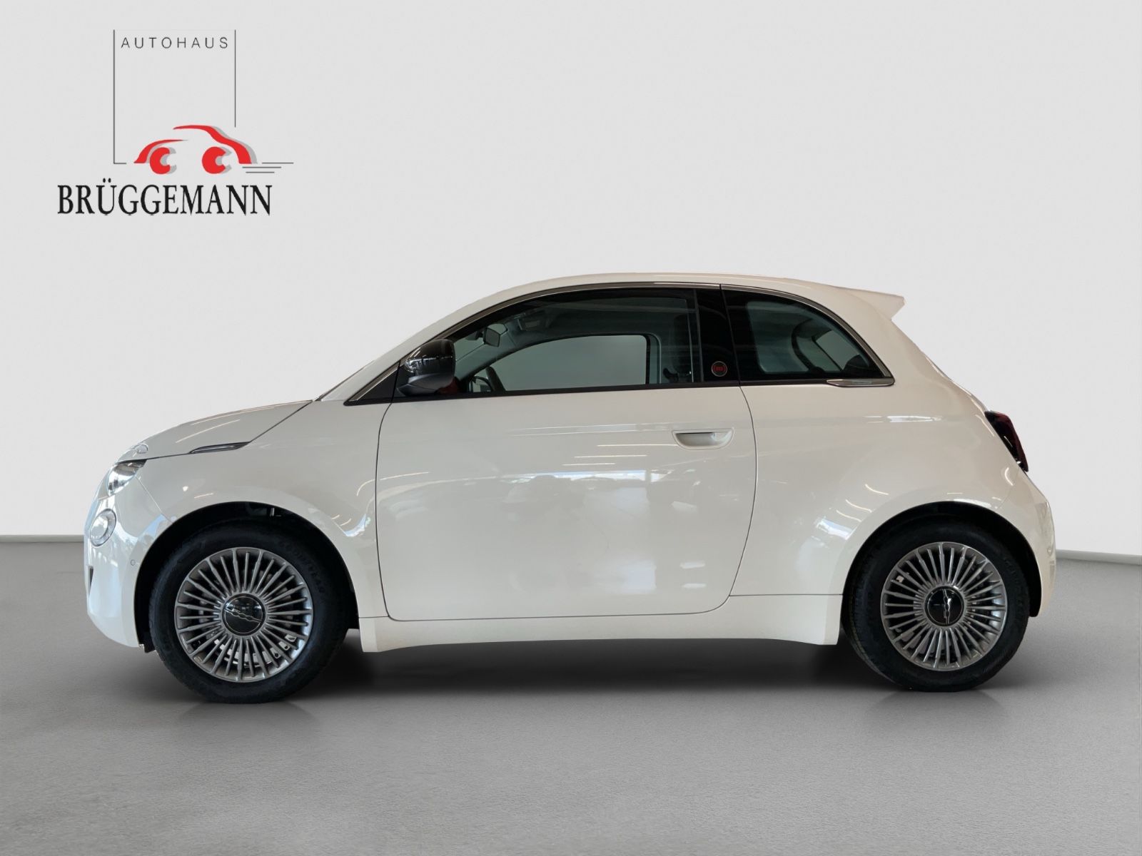 Fahrzeugabbildung Fiat 500e + Komfort Paket, Style Paket