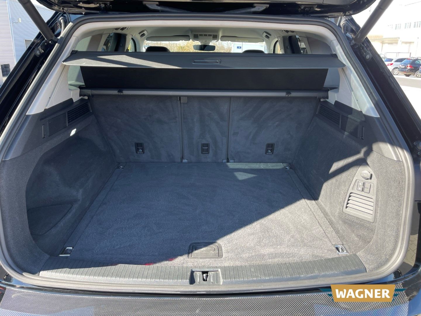 Fahrzeugabbildung Volkswagen Touareg 4Motion 3.0 V6 TDI AHK