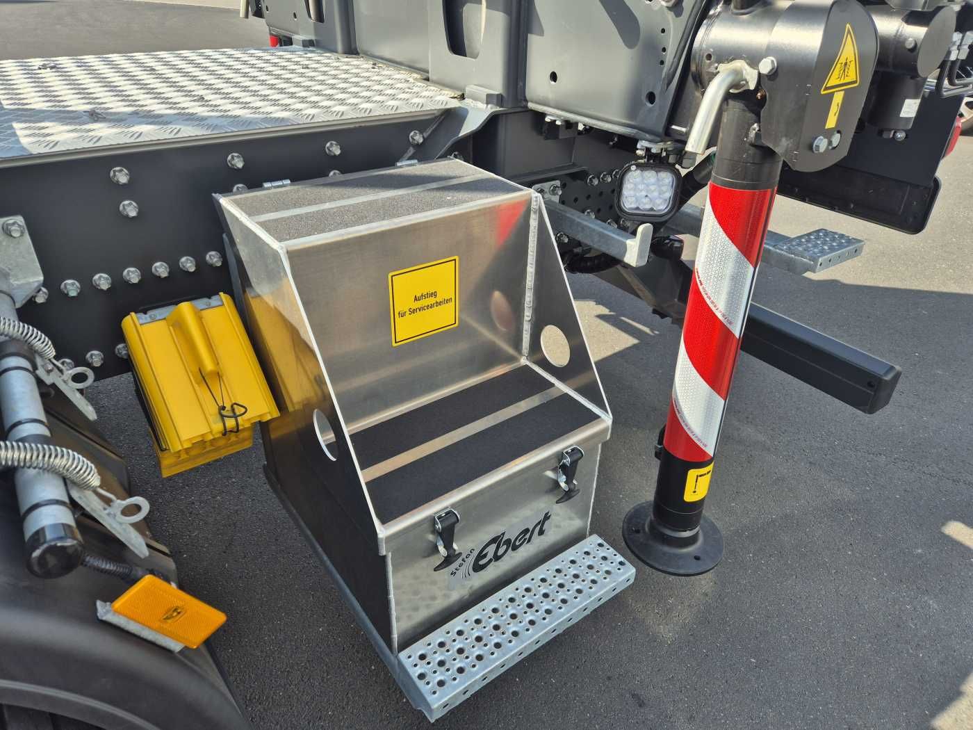 Fahrzeugabbildung Mercedes-Benz Arocs 2651 L 6x4 Kran Epsilon TZ 12-86 Retarder