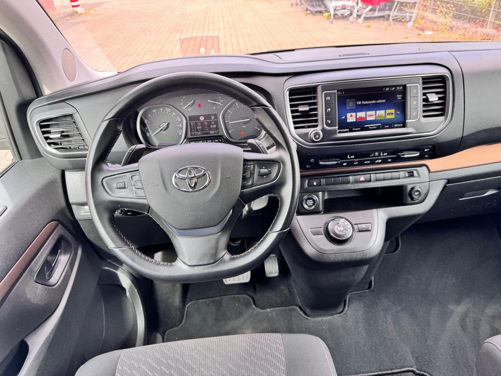 Toyota Crosscamp - Automatik - Standheizung - 1.Hand -