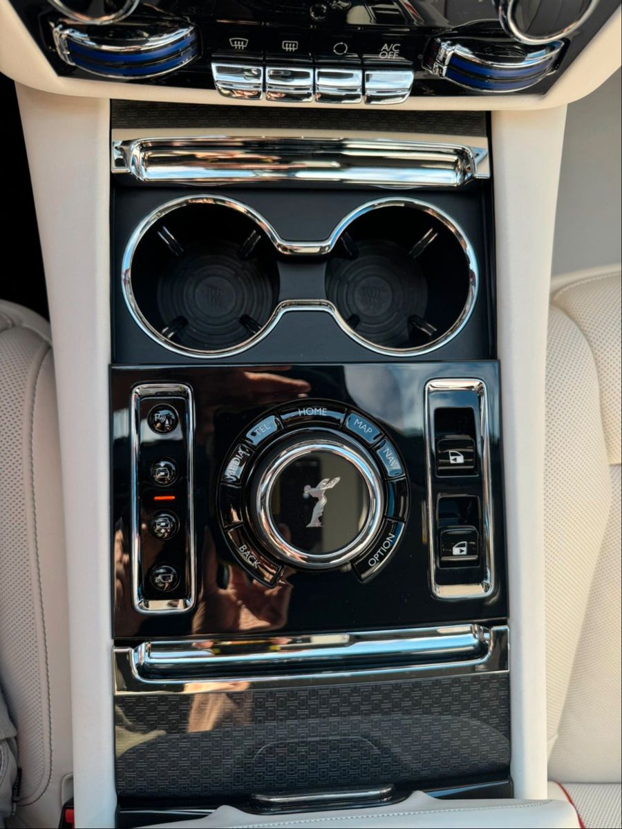 Rolls-Royce Ghost Black Badge foto 15