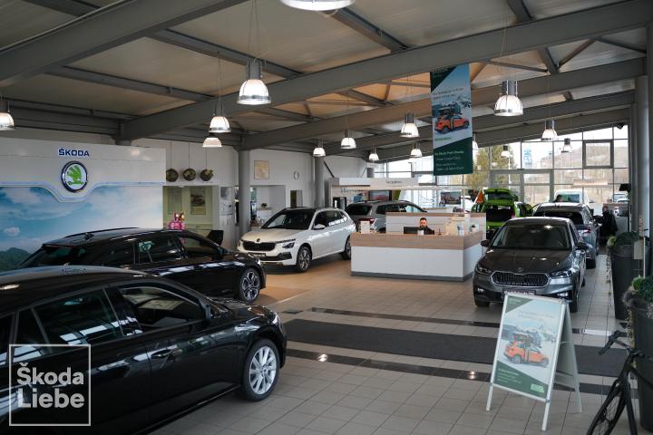showroom-image-bottom