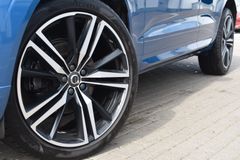 Fahrzeugabbildung Volvo XC60 D4 Autom. R-Design*STHZG*H/K*RFK*ACC