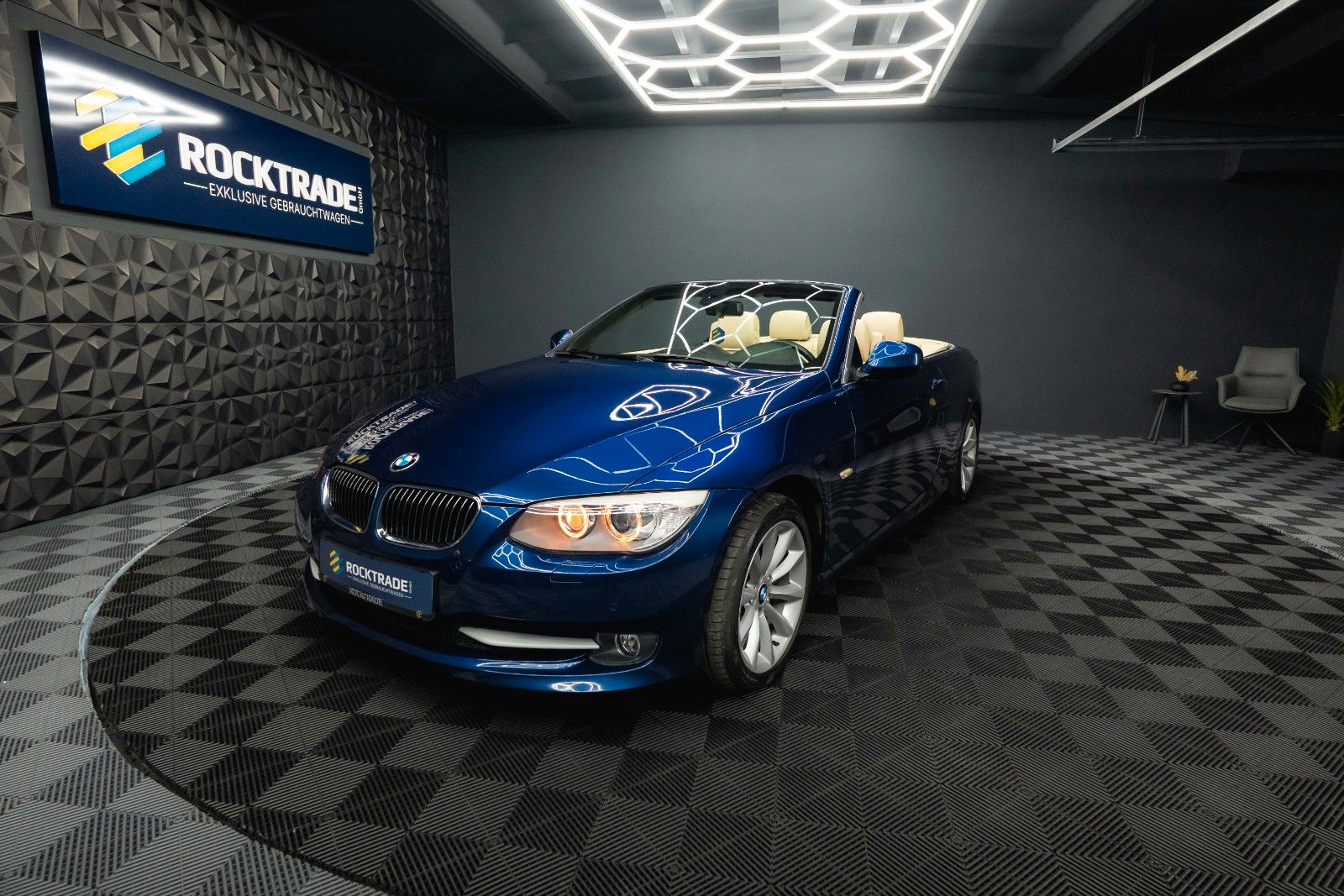 Fahrzeugabbildung BMW 330d Cabrio Sport Edition *Bi-Xenon*H&K*Memory*
