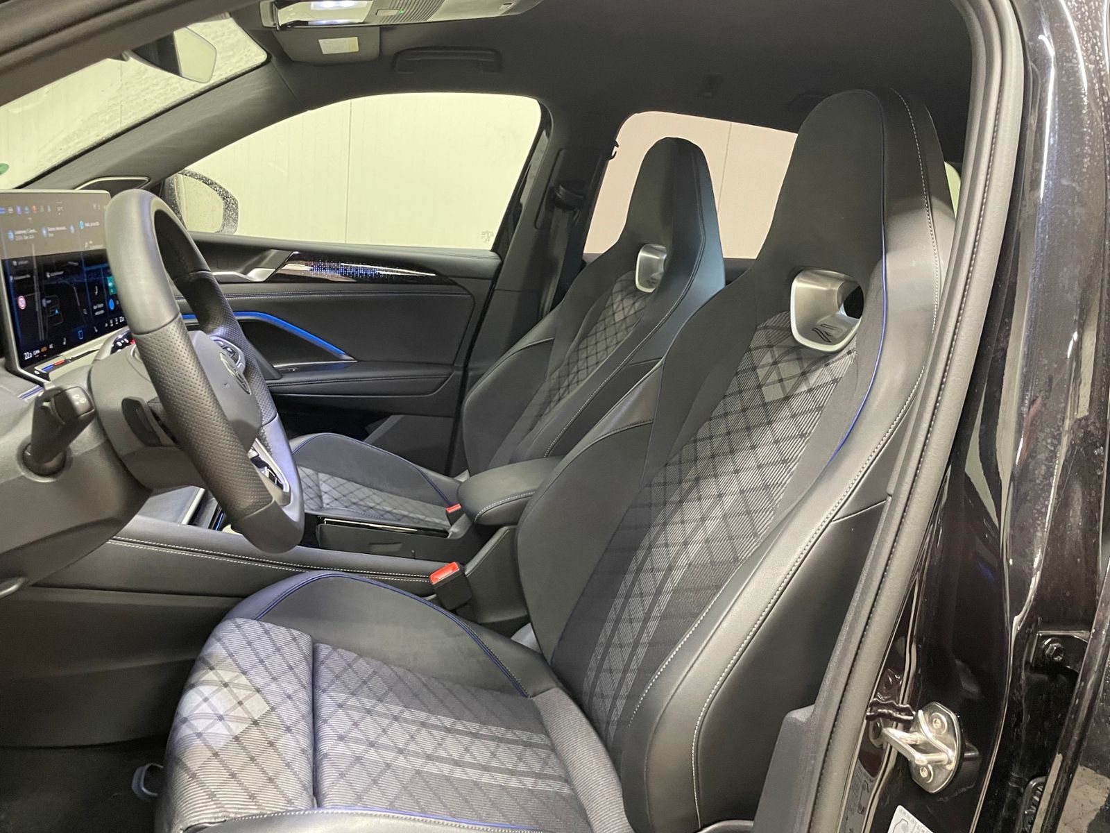 Tiguan R-Line 2.0 TDI 4M DSG BLACK STYLE LED