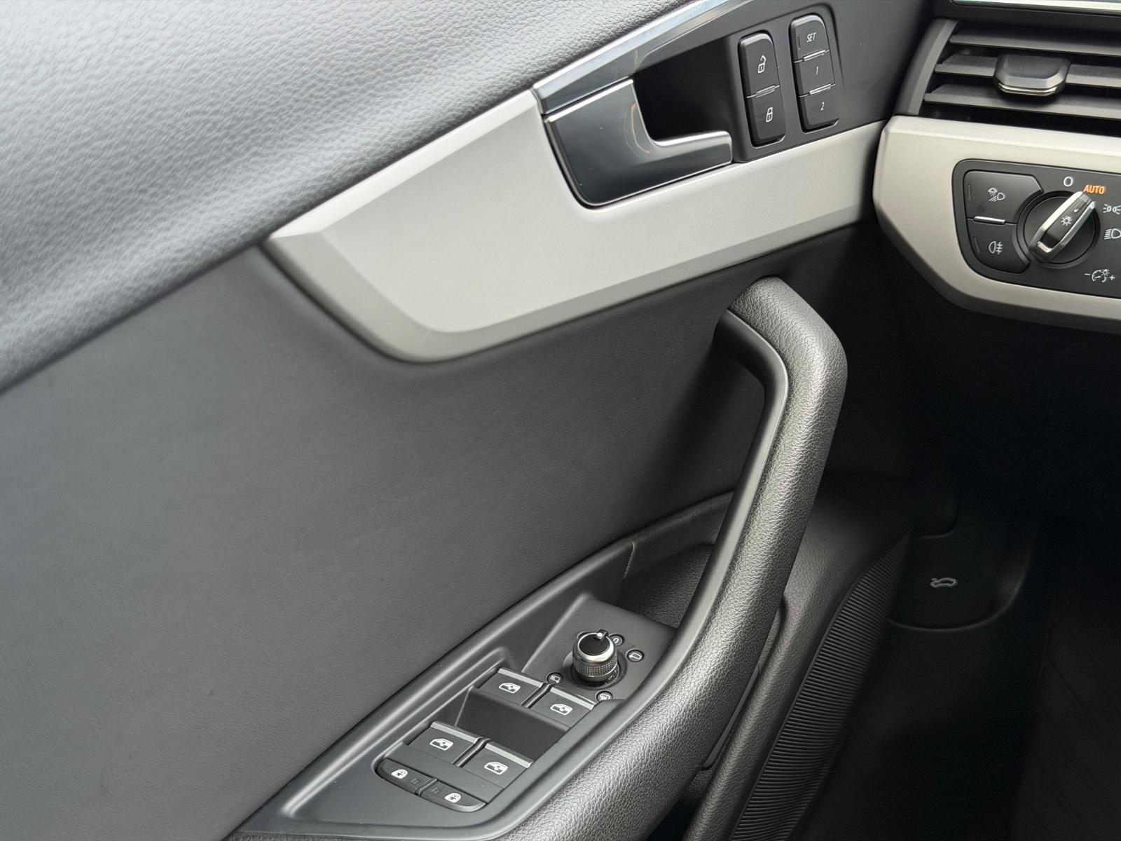 Audi A4 Avant 45 TDI S-LINE Leder PANO AHK Memory ACC, миниатюра 17