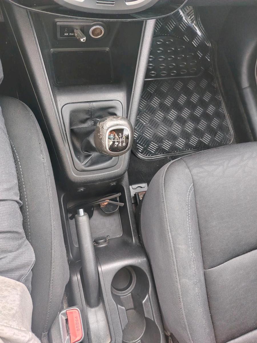 Hyundai ix20 2012 — photo 12