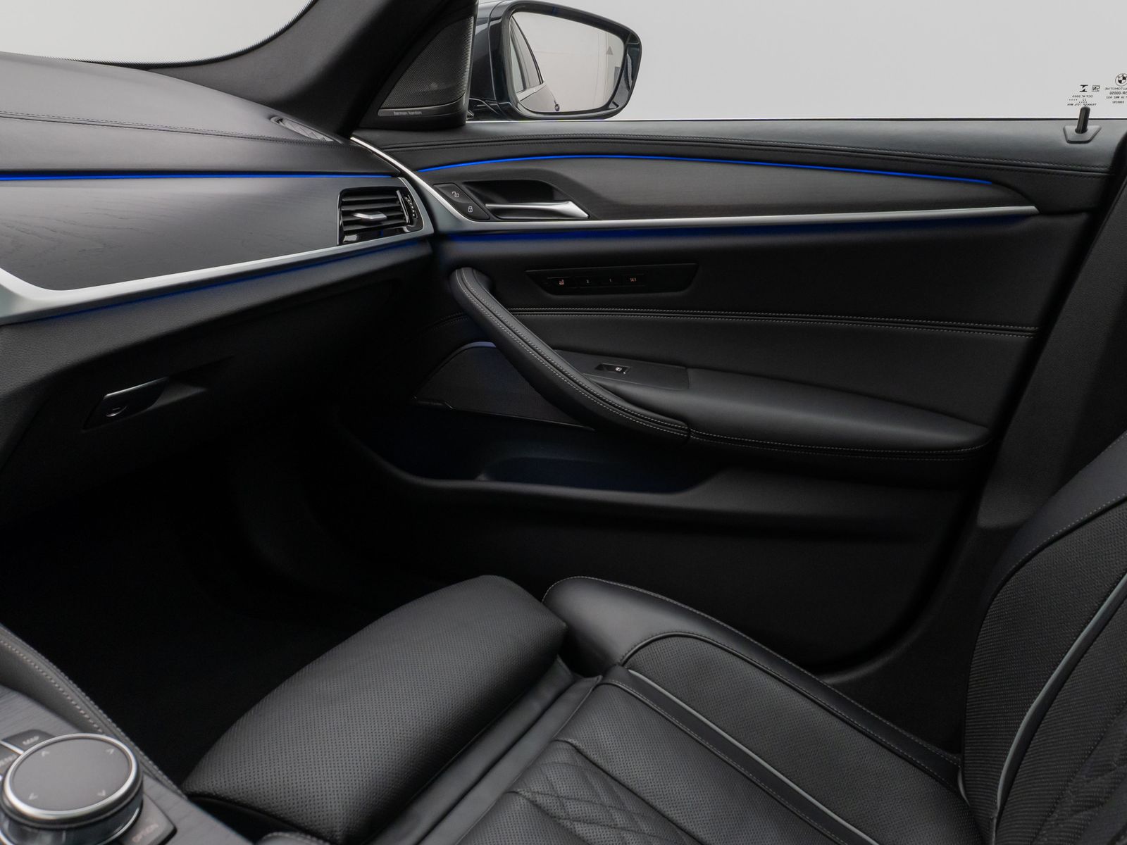 Fahrzeugabbildung BMW 540d xD LuxuryLine Panorama Laser Kamera HUD H/K