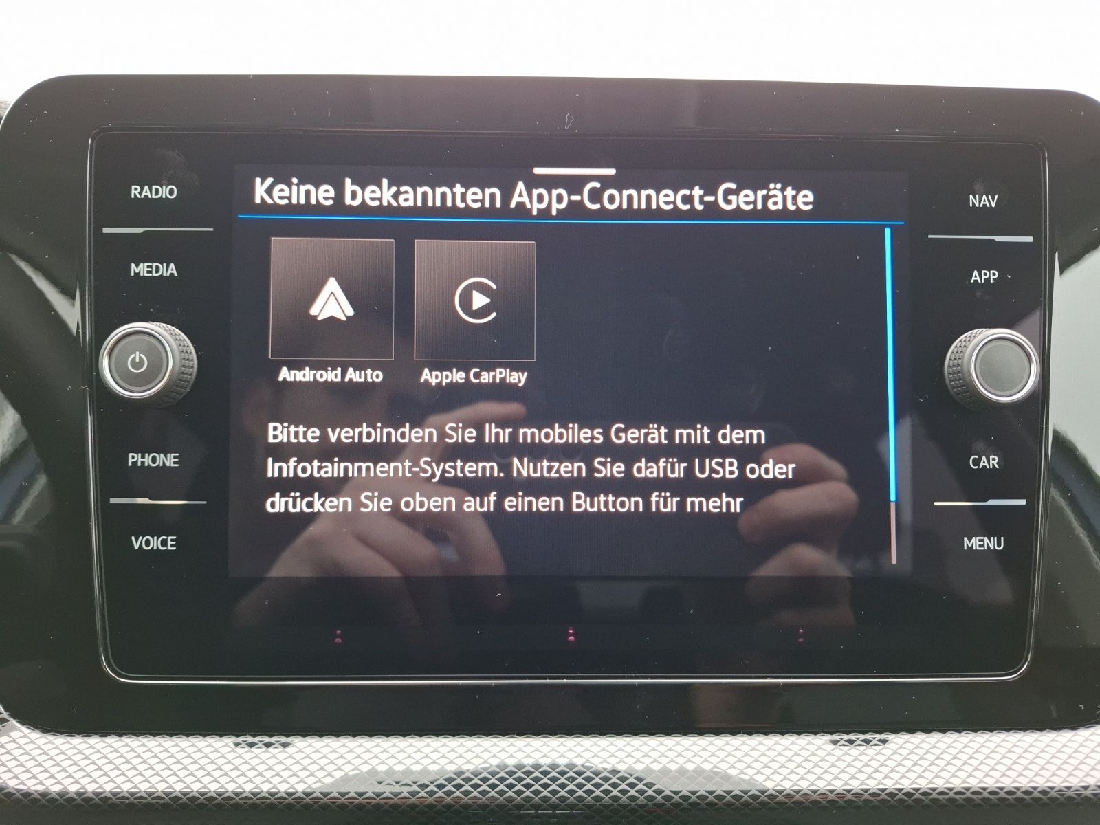 Fahrzeugabbildung Volkswagen T-Cross TSI Life LED AID ACC APP RFK SH LM