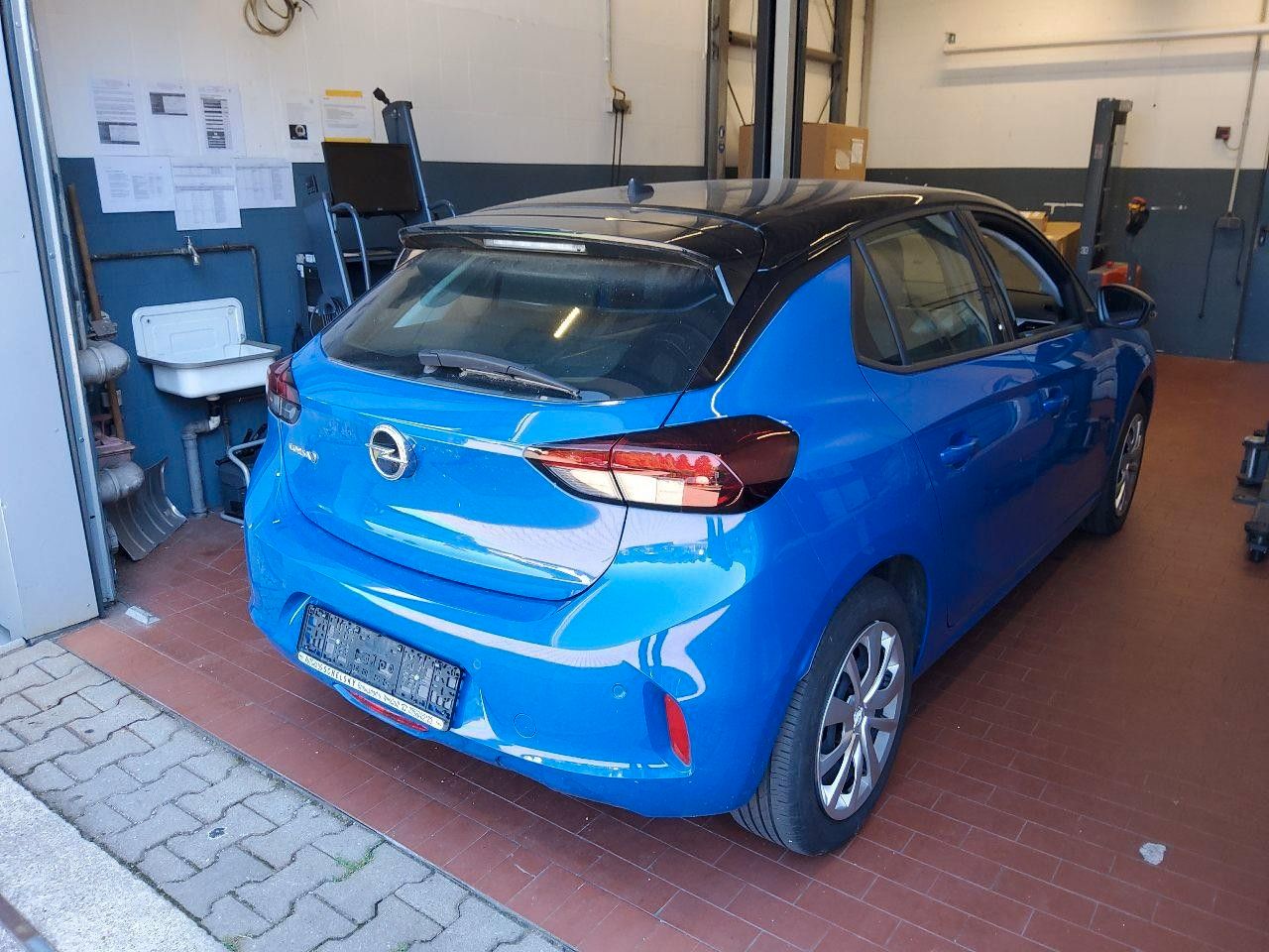 Fahrzeugabbildung Opel Corsa-e F EDITION 7KW NAVI/VIRT/SHZ/DAB/WÄRMEP.