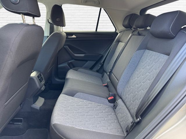 Fahrzeugabbildung Volkswagen T-ROC MOVE 1.5 TSI KLIMA LED NAVI