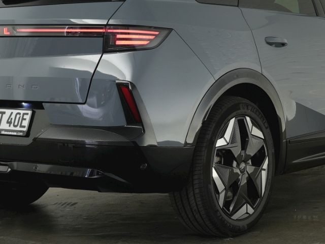 Grandland Electric B ULTIMATE AWD 73kWh+360°KAME