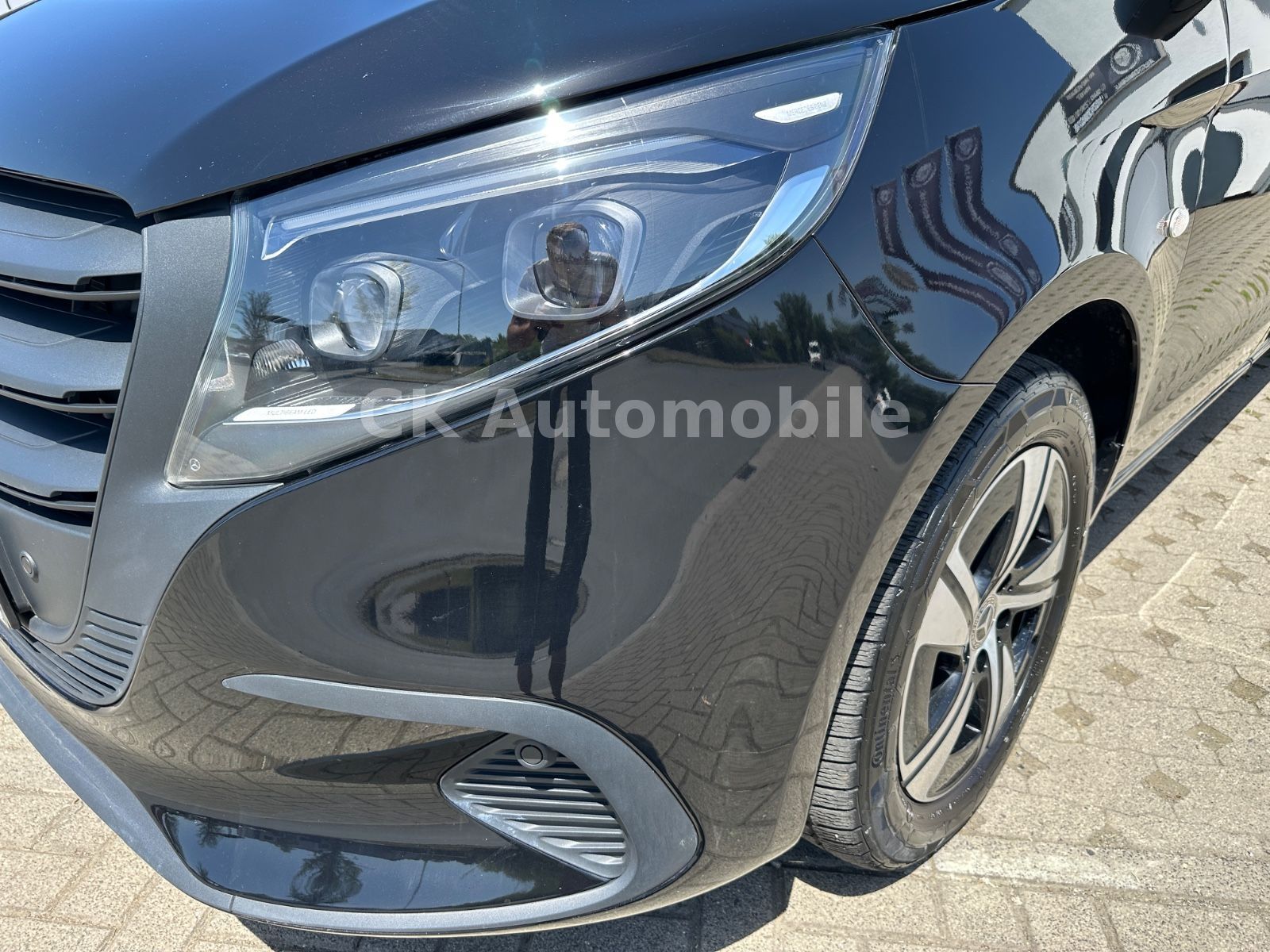 Fahrzeugabbildung Mercedes-Benz Vito Tourer 119 PRO lang/9 Sitze/Navi/LED/Kamera