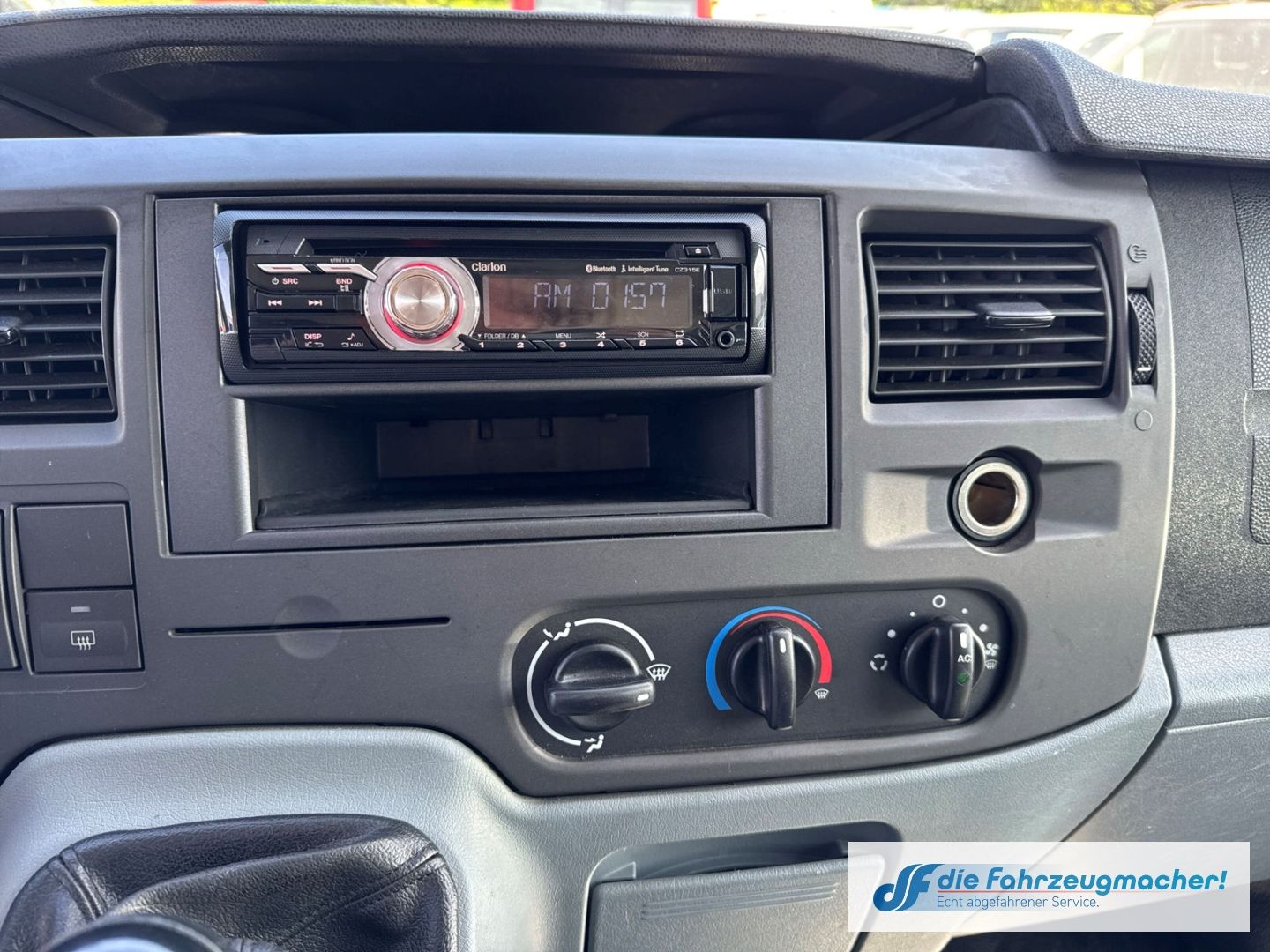 Fahrzeugabbildung Ford Transit Kombi FT300 2.2 TDCI 2x Klima eFH ZV ESP