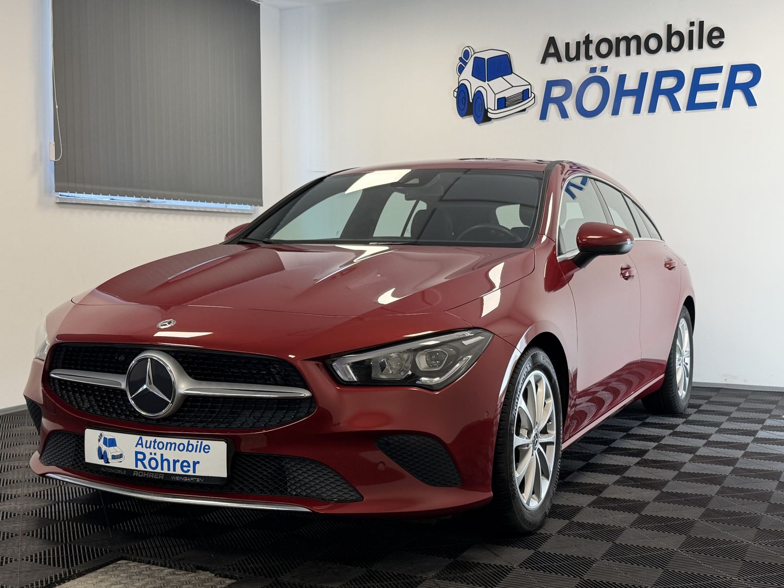 MERCEDES-BENZ CLA 180 Shooting Brake Aut. Standheiz. Distr.+