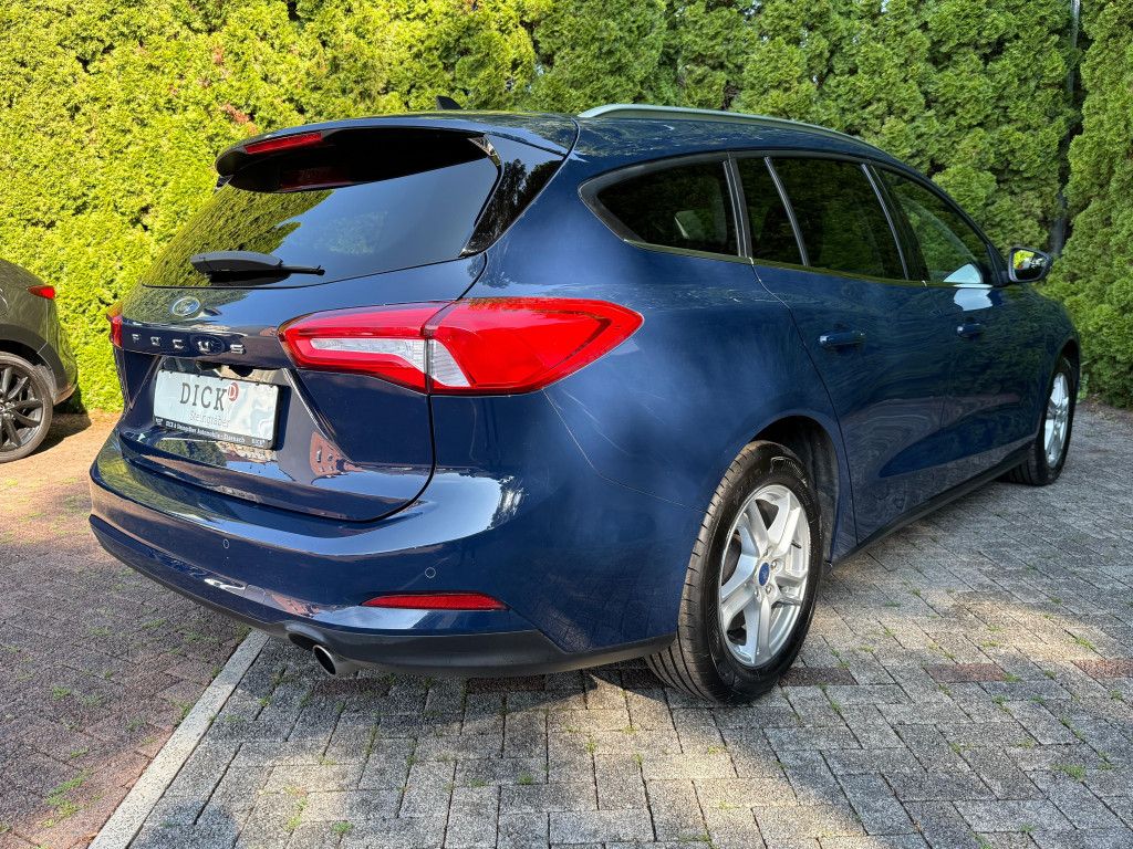 Fahrzeugabbildung Ford Focus 2.0 EB Cool & Connect LED+NAV+SHZ+KAM+CARP